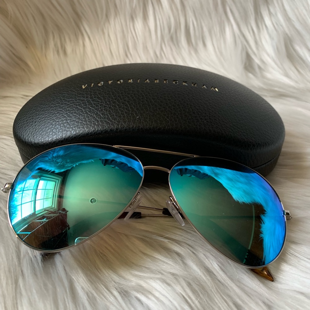 🎊Sold🎊 Victoria Beckham Aviator Sunglasses - Picture 4 of 7